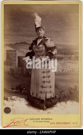 1890 , New York , USA : la celebre ballerina e attrice americana LILLIAN RUSSELL ( 1861 - 1922 ) come GRAND DUCHESS al New York Casino . Foto b Foto Stock