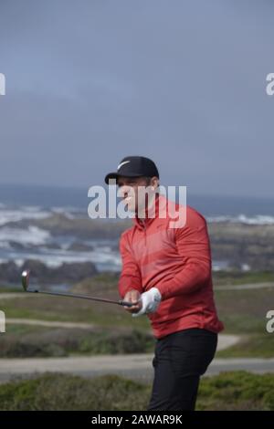 Spiaggia di ciottoli, Stati Uniti. 07th Feb, 2020. Monterey, California, USA Febbraio 7th 2020 Paul Casey guida sulla 13th al Monterey Peninsular Country Club il secondo giorno dell'evento AT&T Pro-Am PGA Golf al Pebble Beach Credit: Motofoto/Alamy Live News Foto Stock