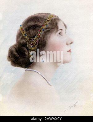 1915 ca , LONDRA , GRAN BRETAGNA : la baronessa Gertrude de Beckendorff ( 1891 - 1971 ), foto di M. Langfiér , Londra. Kentucky americano nato con Foto Stock