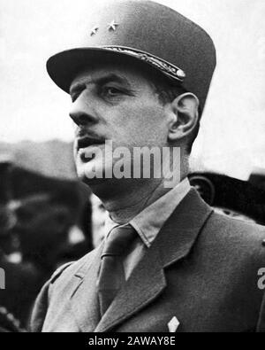 1950 ca, FRANCIA : Il generale francese CHARLES DE GAULLE ( 1890 - 1970 ) - foto storiche - STORIA - ritratto - rito - FRANCIA - Foto Stock