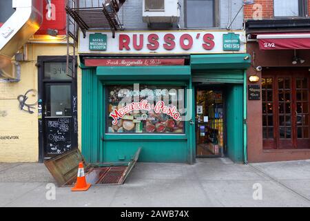 Russo's Mozzarella & Pasta, 344 E. 11th Street, New York, NYC foto di un paninoteca nel quartiere East Village di Manhattan Foto Stock