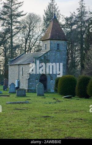 La Engelby Chapel of Rest a Brompton di Sawdon, importante opera dell'architetto inglese Temple Lushington Moore 1889. Foto Stock