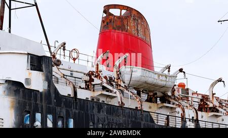 Navi Lifeboat a bordo del duca di Lancaster (Mostyn Fun Ship) ora permanentemente ormeggiata a Mostyn, Flintshire, Galles del Nord. Foto Stock