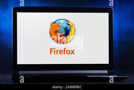 Poznan, POL - 14 NOVEMBRE 2019: Computer portatile con logo di Firefox, un browser web gratuito e open source. Foto Stock