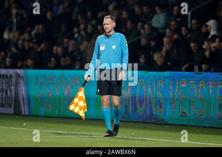 Almelo, Paesi Bassi. 26th Gen 2020. Almelo, 07-02-2020, Stadio Erve Asito, calcio, stagione 2019/2020, Eredivisie olandese, arbitro assistent Erwin Zeinstra durante la partita Heracles Almelo - Fortuna Sittard. Credito: Pro Shots/Alamy Live News Foto Stock