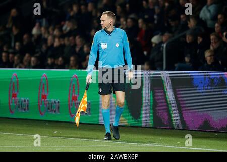 Almelo, Paesi Bassi. 26th Gen 2020. Almelo, 07-02-2020, Stadio Erve Asito, calcio, stagione 2019/2020, Eredivisie olandese, arbitro assistent Erwin Zeinstra durante la partita Heracles Almelo - Fortuna Sittard. Credito: Pro Shots/Alamy Live News Foto Stock