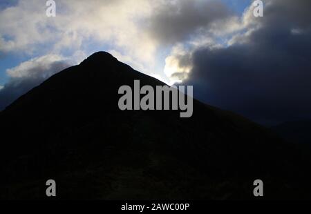 Vista del profilo di Pen Yr Helgi Du Foto Stock