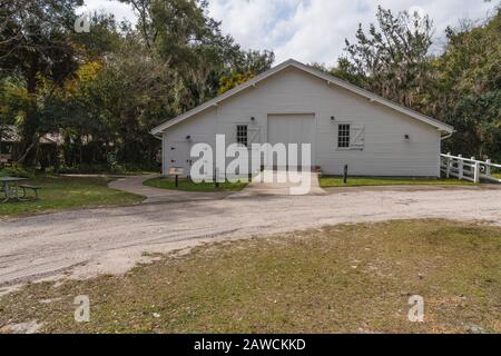 L'edificio Stabile presso il sito storico di Debary Hall situato a Debary, Florida USA Foto Stock