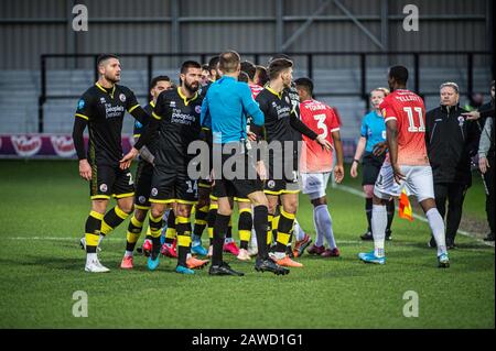 Salford, Regno Unito. 08th Feb 2020. I tempers si riacutiano tra le squadre durante la partita della Sky Bet League 2 tra Salford City e Crawley Town a Moor Lane, Salford sabato 8th febbraio 2020. (Credit: Ian Charles | MI News) La Fotografia può essere utilizzata solo per scopi editoriali di giornali e/o riviste, licenza richiesta per uso commerciale Credit: Mi News & Sport /Alamy Live News Foto Stock