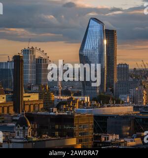 Londra, Inghilterra, Regno Unito - 1 luglio 2019: Ora d'oro sulla città di Londra Foto Stock