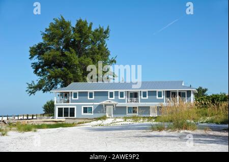 Grande casa sulla spiaggia Foto Stock