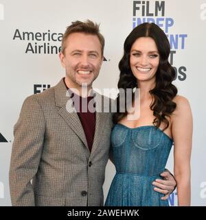 Santa Monica, Stati Uniti. 08th Feb, 2020. (L-R) Chris Hardwick e Lydia Hearst partecipano al 35th annuale Film Independent Spirit Awards a Santa Monica, California, sabato 8 febbraio 2020. Credito: Upi/Alamy Live News Foto Stock