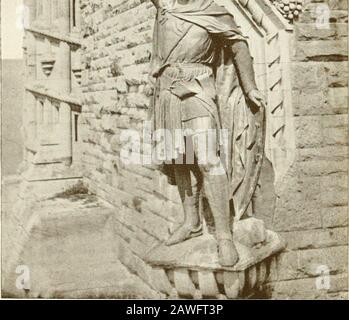 Wallace, Burns, Stevenson; Apprezzamenti . --AS^1. STATUA DI SIR WILLIAM WALLACE. National Wallace Monument, Stirling. SIR WILLIAM WALLACE. SIR WILLIAM WALLACE. Stirling, 13 Settembre 1897. Sarebbe stato felice di scambiare brindisi* con uno dei due distinti amici che mi hanno preceduto nella lista, più particolarmente da quando lei, Signore, ha improvvisamente annunciato che Iam si aspettava non tanto di proporre un Toast asto consegnare un indirizzo storico. Confesso che Ihave viene qui più o meno preparato, o più o meno impreparato, per proporre un brindisi; ma se avessi saputo che mi aspettavo di consegnare un ciao Foto Stock