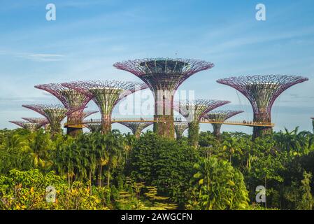 Paesaggio di giardini dalla Baia di Singapore Foto Stock