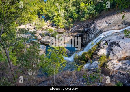 Vista delle cascate di Murray dal belvedere. Girramay National Park, Vicino A Cardwell, North Queensland, Australia Foto Stock