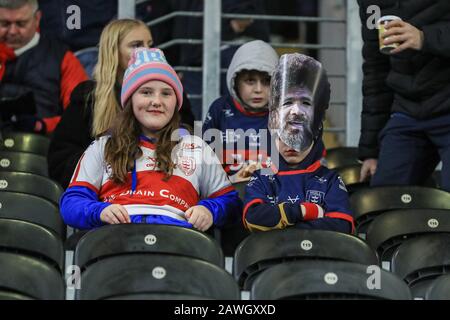 7th Febbraio 2020, KC Stadium, Hull, Inghilterra; Betfred Super League, Hull FC / Hull Kingston Rovers : Hull KR tifosi prima di kick-off Foto Stock