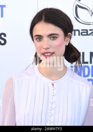 Santa Monica, California, USA 08th Febbraio 2020 attrice Margaret Qualley partecipa al 2020 Film Independent Spirit Awards il 08 Febbraio 2020 a Santa Monica, California, USA. Foto Di Barry King/Alamy Live News Foto Stock