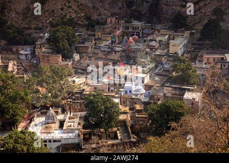 India, Rajasthan, Shekhawati, Udaipurwati, Valle Adaval, Villaggio Di Loharral, Vista Elevata Dal Tempio Del Sole Di Makleth Baba Vishnu Foto Stock