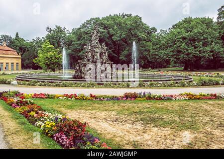 Giardino del castello a Erlangen, Baviera, Germania. Destinazione di viaggio. Posto bellissimo. Foto Stock