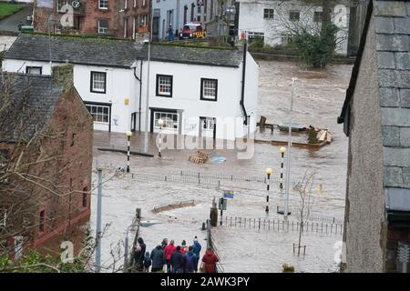 Strade inondate in Appleby-in-Westmorland, Cumbria, come Storm Ciara colpisce il Regno Unito. Foto Stock