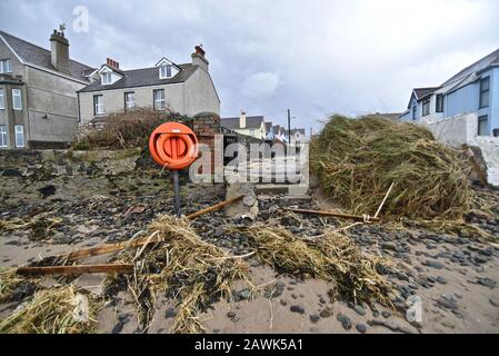 Danni da tempesta, Rhosneigr, Anglesey, Galles del Nord Foto Stock