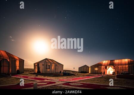 Accampamento nel deserto del Sahara del Marocco Foto Stock