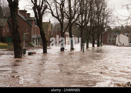 Strade inondate in Appleby-in-Westmorland, Cumbria, come Storm Ciara colpisce il Regno Unito. Foto Stock