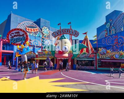 Los Angeles, Stati Uniti d'America - Agosto, 2019: Terra di Krusty all'area di Simpsons degli Universal Studios Los Angeles, California Foto Stock