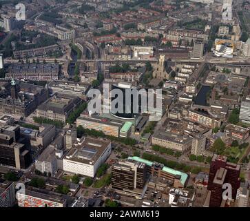 Rotterdam, Olanda, 8 agosto 1988: Fotografia aerea storica del centro di Rotterdam con il Beurs-World Trade Centre al centro di Coolsing Foto Stock