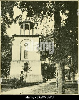 La guida Wise ai luoghi storici in Virginia, 1607-1907 . uomo compiuto più in America. Ha proprio-ed la più bella biblioteca sul continente e Richmond fromThe iniziale è stato popolato con intelletti e inraffinatezza master e la cultura ha vissuto fino all'esempio del suo fondatore. Il Campidoglio di Richmond, è stato iniziato nel 1779, qui sono conservati come reliquie - la vecchia sedia altoparlanti e stufa dalla Casa di Burgessess a Williamsburg. Thomas Jefferson dedicò un appezzamento di terreno a Richmondupon, che doveva essere eretto e conoscere^n asThe American Academy of Letters. Questa Accademia doveva essere t Foto Stock