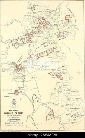 La geologia della suddivisione Coromandel, Hauraki, Auckland . sono in uno stato di collasso, e poche informazioni possono essere raccolte per quanto riguarda la dimensione e il carattere della vena. Sembrerebbe, tuttavia, che si verifichi in argilliti indurated a o vicino al contatto di un'intrusione di porphvrite. Il corso della vena è circa est-ovest e il suo tuffo ad angoli alti al nord.La sua larghezza non è determinabile, ma blocchi di quarzo che variano fino a 2 ft. Compaiono sulla discarica. Likemost delle vene di contatto della suddivisione, il materiale venoso contiene pirite, galena e sphalerite. Un campione prelevato da th Foto Stock