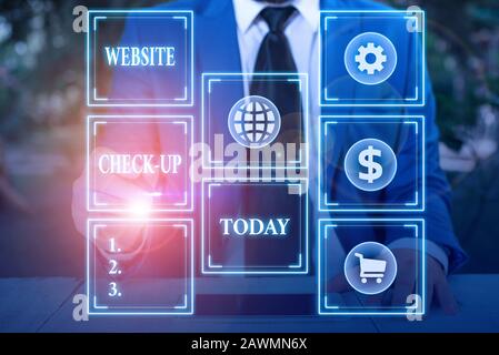 Testo Di Scrittura A Mano Sito Web Check Up. Foto concettuale un esame di un sito web per vedere se qualcosa è in ordine Foto Stock