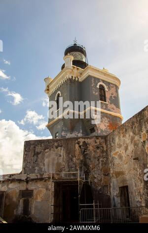 Faro Di Faro All'Interno Del Castillo San Filipe Del Morro Nella Vecchia San Juan, Porto Rico. Foto Stock