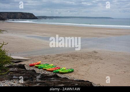 Francia, Bretagna, Pen Hir, Sito naturale Pen Hir, Spiaggia, scogliere, sentiero per escursioni, picnic, nautica da diporto, ristorante, Plage de Vaeryac'h, Plage duLam Soaz, Foto Stock