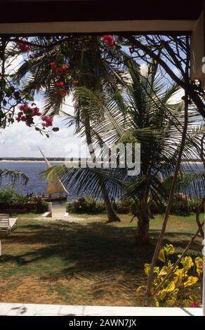 Peponi Hotel sulla spiaggia, vicino alla città vecchia di Lamu, isola al largo della costa dell'Oceano Indiano del Kenya. Foto Stock