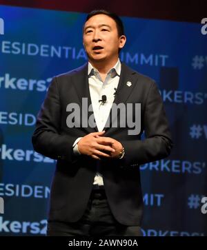 Philadelphia, PA, USA - 17 SETTEMBRE 2019: Andrew Yang al Summit Presidenziale Dei Lavoratori al Pennsylvania Convention Center. Foto Stock