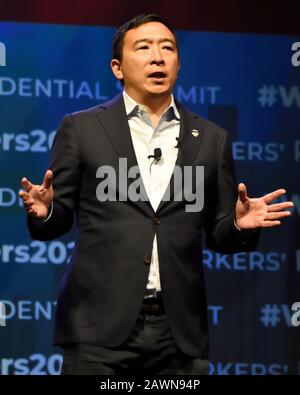 Philadelphia, PA, USA - 17 SETTEMBRE 2019: Andrew Yang al Summit Presidenziale Dei Lavoratori al Pennsylvania Convention Center. Foto Stock