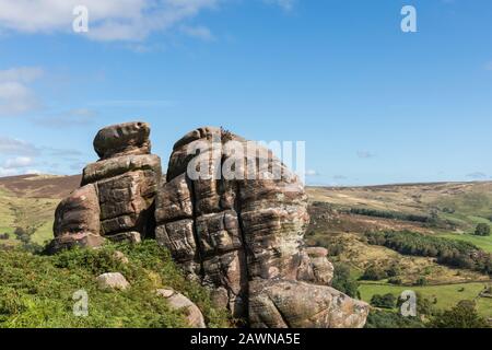 Formazioni rocciose di pietra su Hen Cloud, The Roaches, Peak District National Park, Staffordshire, Regno Unito Foto Stock