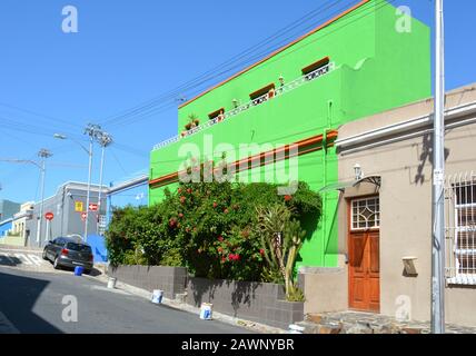 Gli edifici Colorati e le case nel quartiere di Bo-Kaap, Città del Capo, Sud Africa. Foto Stock