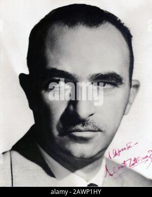 1960 ca , ITALIA : il celebre regista italiano ALBERTO LATTUADA ( 1914 - 2005 ) - CINEMA - FILM - REGISTRAZIONE CINEMATOGRAFICO - baffi - moustach Foto Stock