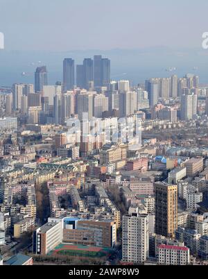 Vista su Dalian, provincia di Liaoning, Cina Foto Stock