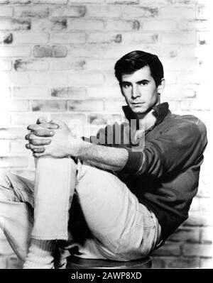 1960 , USA : L'attore ANTHONY PERKINS ( 4 aprile 1932 , New York - 12 settembre 1992 , Hollywood ) ancora al momento del film PSICO di Alfre Foto Stock