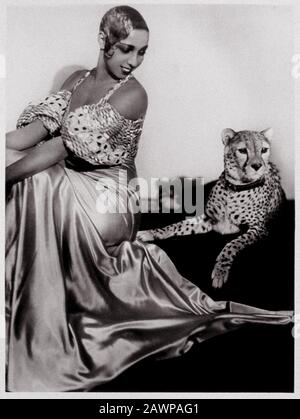 1930 ca , FRANCIA : Il celebre cantante e ballerino americano JOSEPHINE BAKER ( Saint Louis , USA 1906 - Parigi , Francia 1975 ), foto di PIAZ , Foto Stock