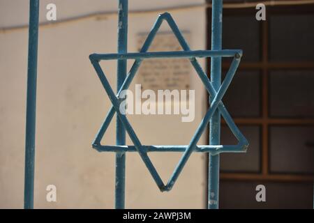 Blue Metal star di David nella città mistica di Tzfat Foto Stock