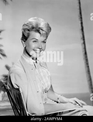 1956 ca, USA : l'attrice e cantante DORIS DAY ( Doris Mary Ann Kappelhoff , nata il 3 aprile 1924 Cincinnati, Ohio, USA ), pubblicity stills - Foto Stock