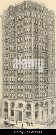 La cronaca commerciale e finanziaria . CHAS.C.HARRISON,JR.&CO BANCHIERI 136 SOUTH THIRD STREET, PHILADELPHIA INVESTMENT SECURITIES MEMBRI DELLA PHILADELPHIA E DELLE BORSE DI NEW YORK 30. La SOCIETÀ DI FIDUCIA del West END DI PHILADELPHIA CON UN SURPLUS DI CAPITALE di 1.000.0001.050.000 dollari un'attenzione speciale è chiamata al fatto che la società possiede un edificio itshandsome e il terreno su cui è eretto, libero e chiaro di tutte le incumbranze, Il cui valore come risorsa è il miglior tipo di sicurezza per coloro che si affidano ai propri affari a theCompany. Riceve Depositi, Esegue Trusts, Prestiti Deposito Sicuro Di Denaro Foto Stock