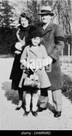 1931 , gennaio , USA : lo scrittore americano FRANCIS SCOTT FITZGERALD ( 1896 - 1940 ) con moglie Zelda Sayre e figlia Scottie . Foto scattata a breve Foto Stock