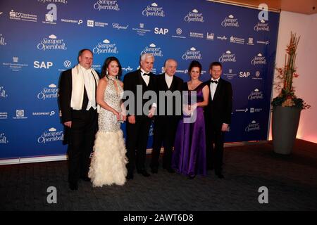 Dirk Hilbert Mit Ehefrau Su Yeon Hilbert, Armin Mueller-Stahl , Hans-Joachim Frey, Michael Kretschmer Mit Freundin Annet Hofmann Beim 15. SemperOpern Foto Stock
