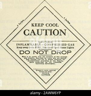 Le norme per il trasporto di esplosivi e di altri articoli pericolosi per trasporto merci ed espresso e come bagaglio, comprese le specifiche per i container di trasporto, descritte nell'atto del 4 marzo 1921, che vincolano tutti i vettori comuni impegnati nel commercio interstatale o estero; E su tutti i caricatori che effettuano spedizioni via tali vettori via via via via via via via via via via via via via via via via via via via via via via via via via via via via via via . ETICHETTA GIALLA PER MATERIALI OSSIDANTI INFIAMMABILI SOLIDAND. (DIMENSIONI RIDOTTE) ARTICOLI PERICOLOSI PER TRASPORTO MERCI. 63. ETICHETTA ROSSA PER GAS INFIAMMABILI. (DIMENSIONI RIDOTTE) Foto Stock