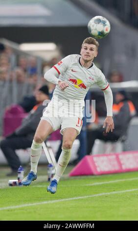 Monaco, Germania. 09th Feb, 2020. Timo Werner (RB Lipsia) on the ball, individual action, action GES/Football/1.Bundesliga: FC Bayern Munich - RB Leipzig, 09.02.2020 Calcio: 1.Bundesliga tedesca: Bayern Munich vs. RB Leipzig, Munich, 09 febbraio 2020 | usage worldwide Credit: DPA/Alamy Live News Foto Stock